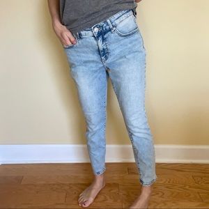 Mid-rise Skinny Crop Bleached Denim Jeans